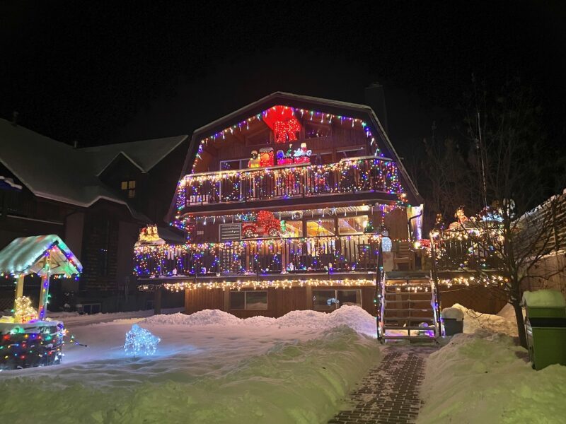 Xmas lights in Banf & Canmore. Image © PlanetSKI